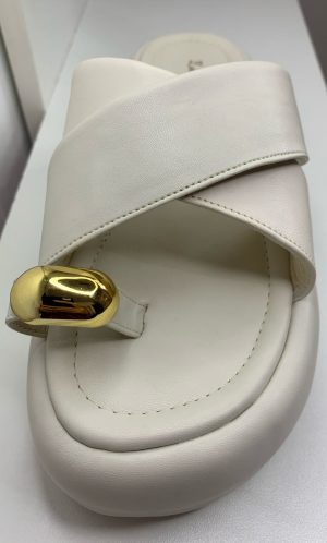 FLAT C/ DETALHE AMENDOA