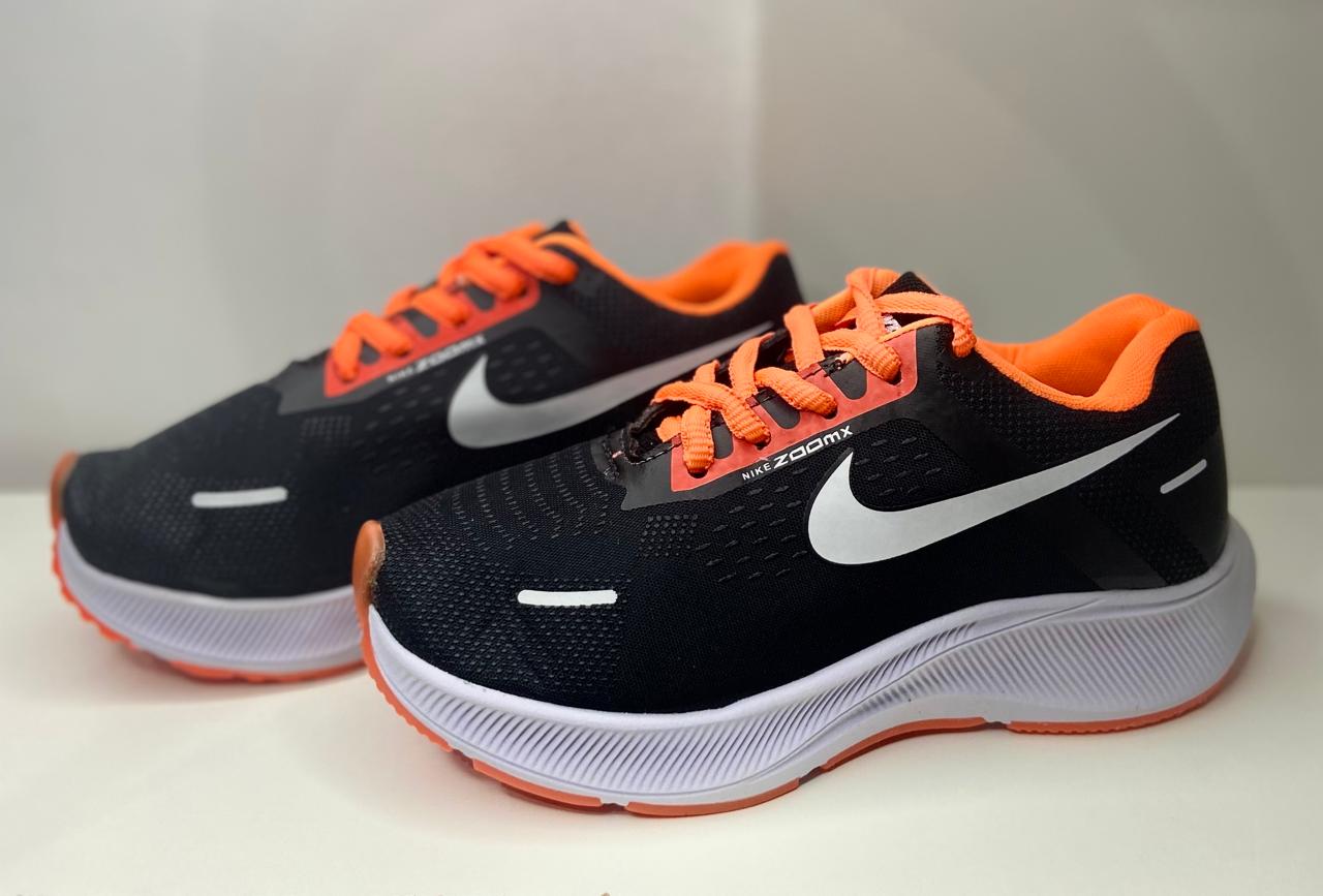 NIKE ZOOM