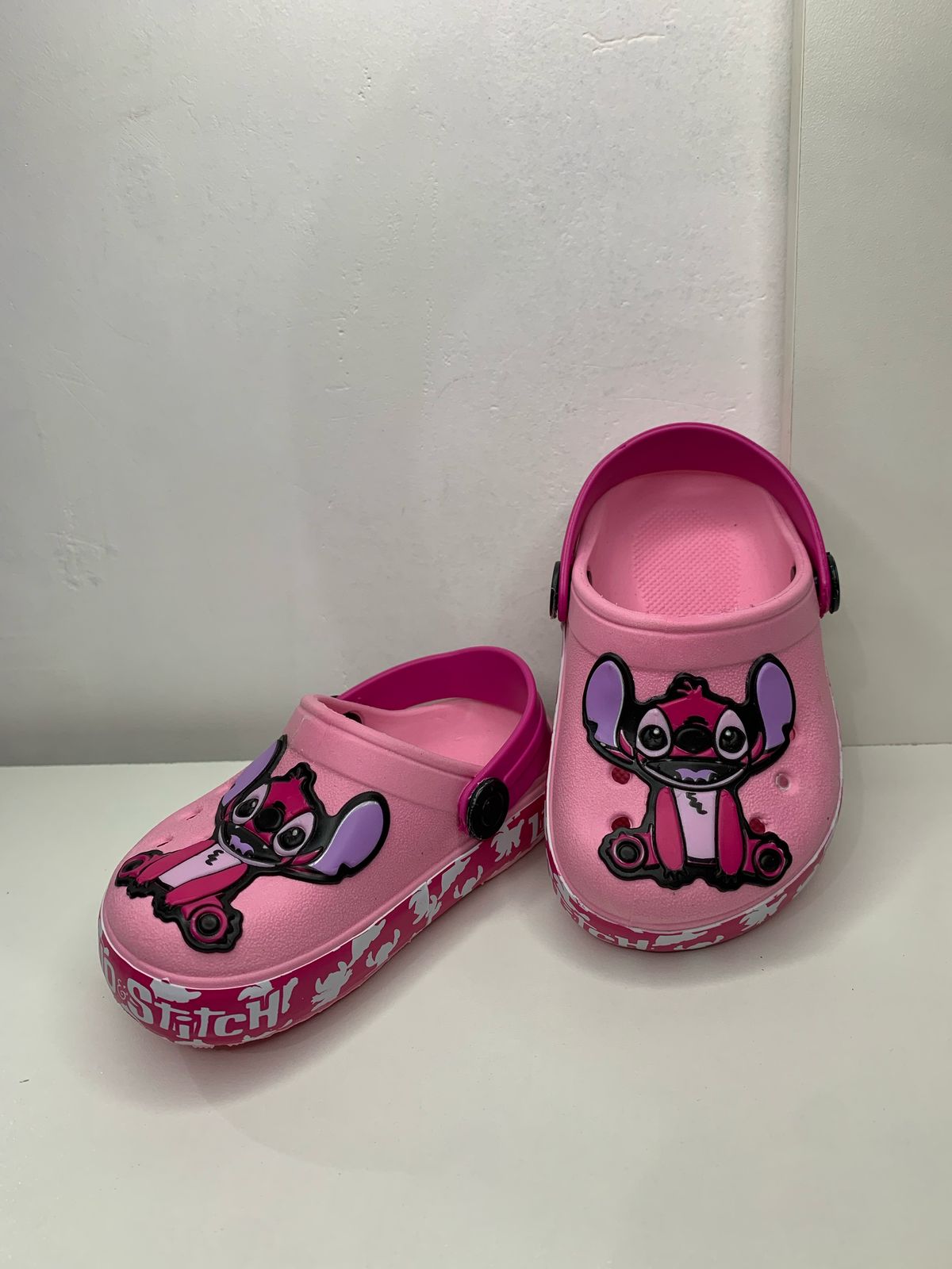 CROCS INFANTIL STITCH