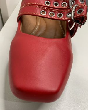 SAPATILHA BICO QUADRADO