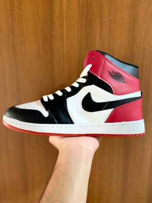 NIKE AIR JORDAN 1